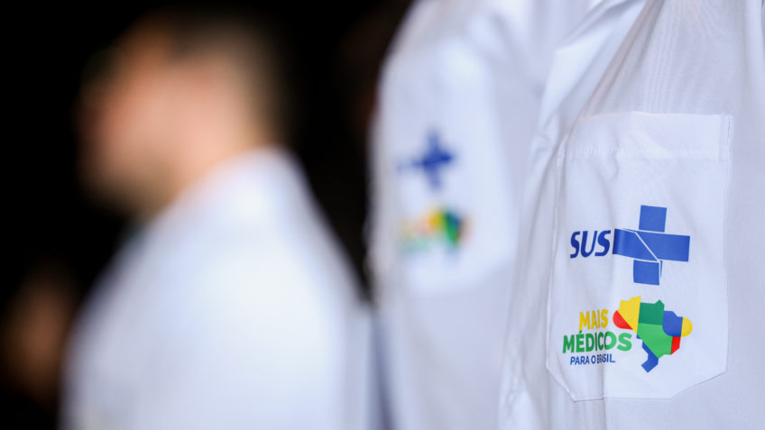 Cubanos são 10% dos profissionais do Mais Médicos em 2025