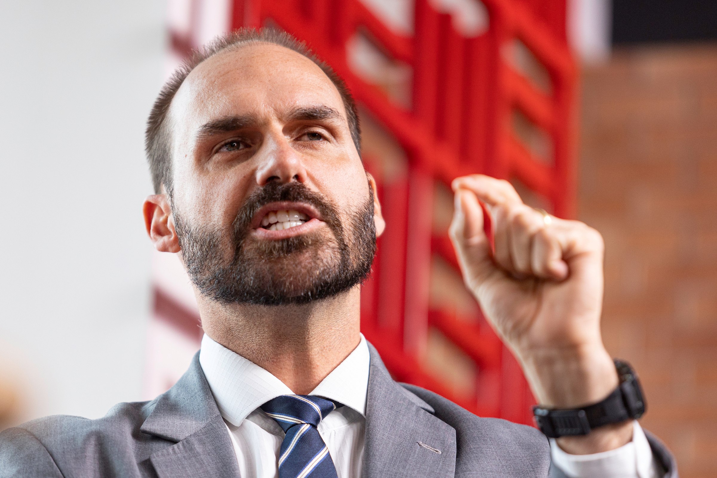 Eduardo Bolsonaro diz que não é culpado por sanções dos EUA ao Brasil