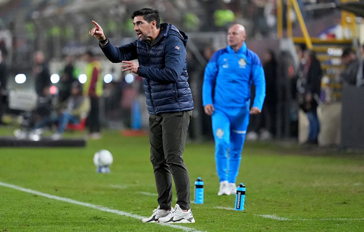 Abel Ferreira elogia Palmeiras em goleada e alfineta torcida