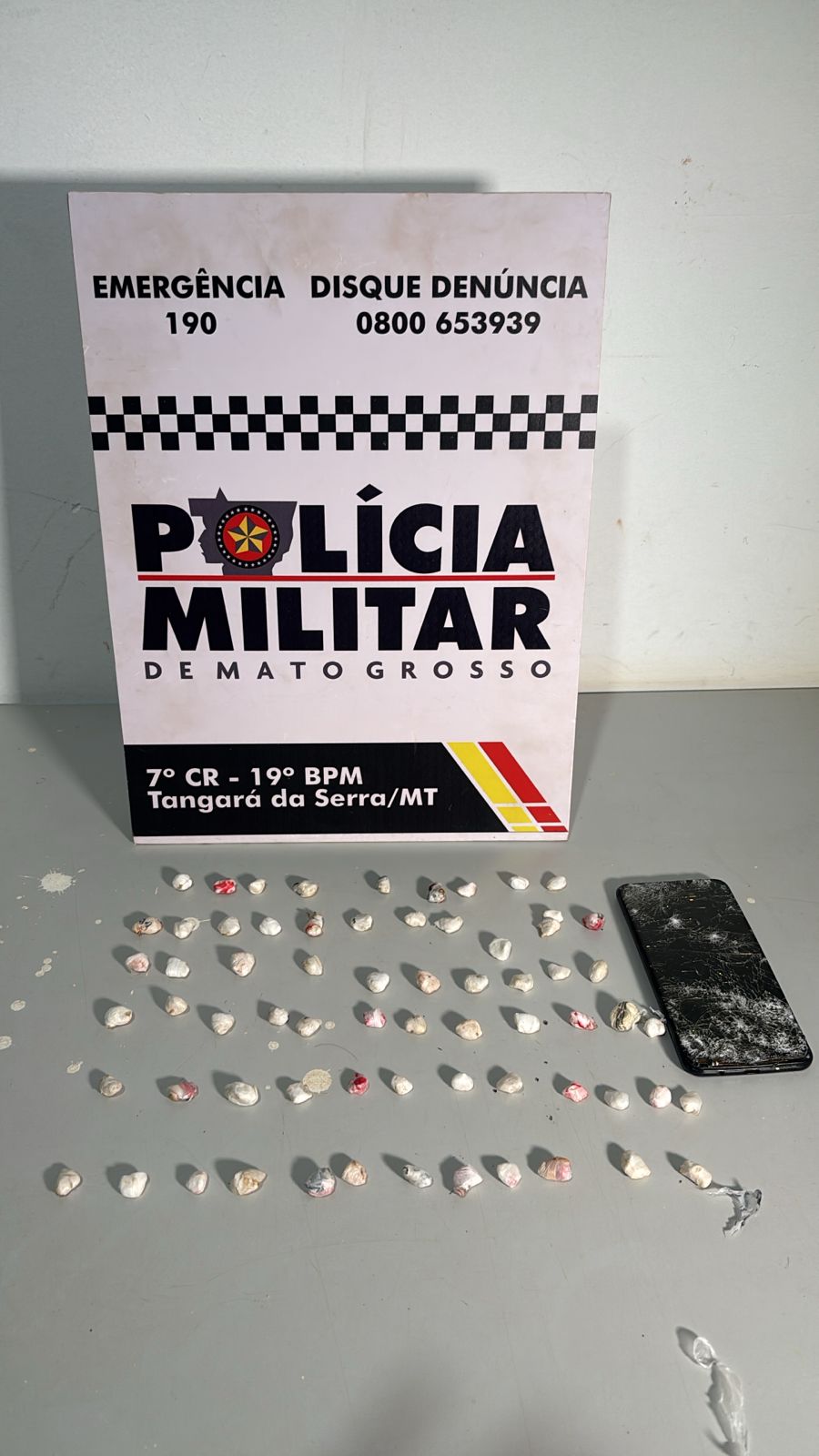 PM prende faccionado e apreende 60 porções de pasta base de cocaína