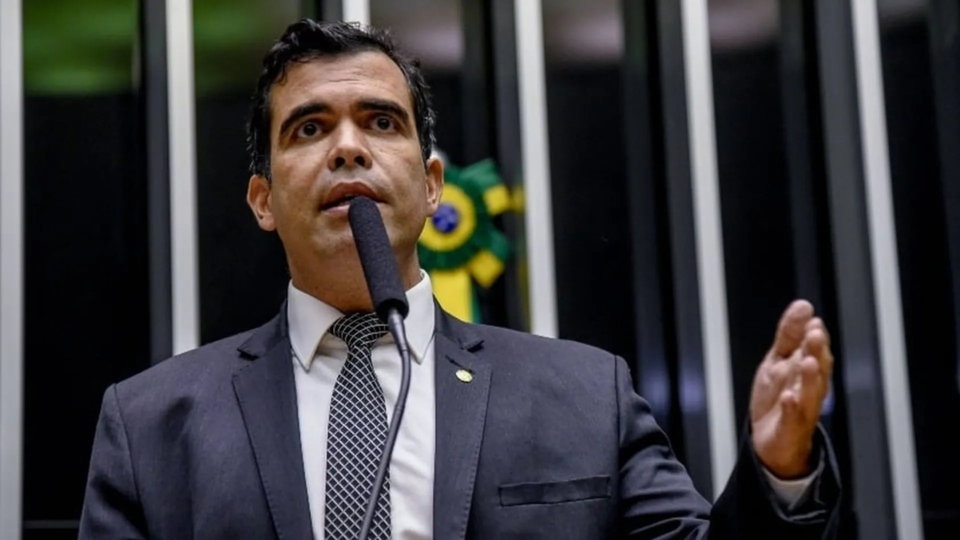 Hugo Motta anuncia que relator da CPMI do INSS será o deputado Ricardo Ayres