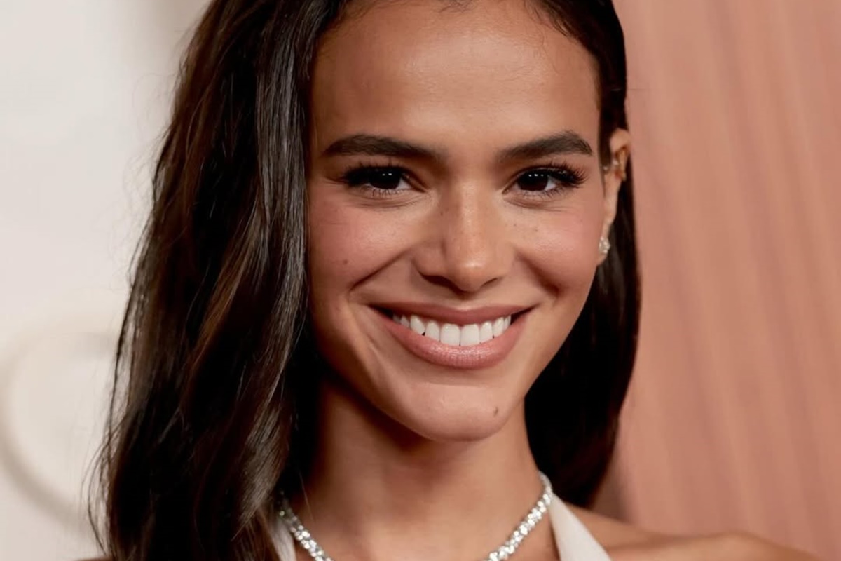 Famosos marcam presença em festa de 30 anos de Bruna Marquezine