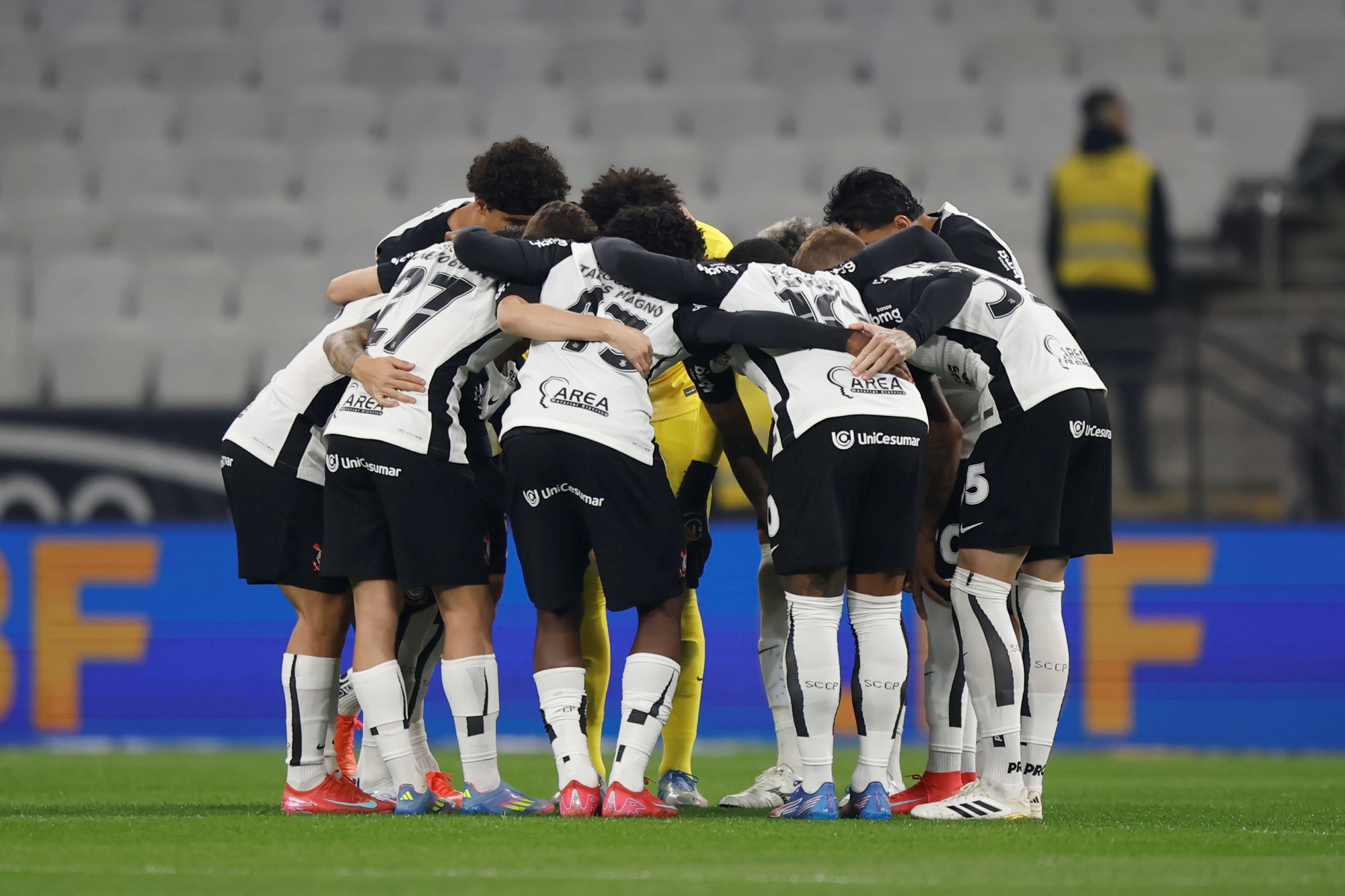 Desfalcado, Corinthians terá mudanças para duelo contra o Bahia