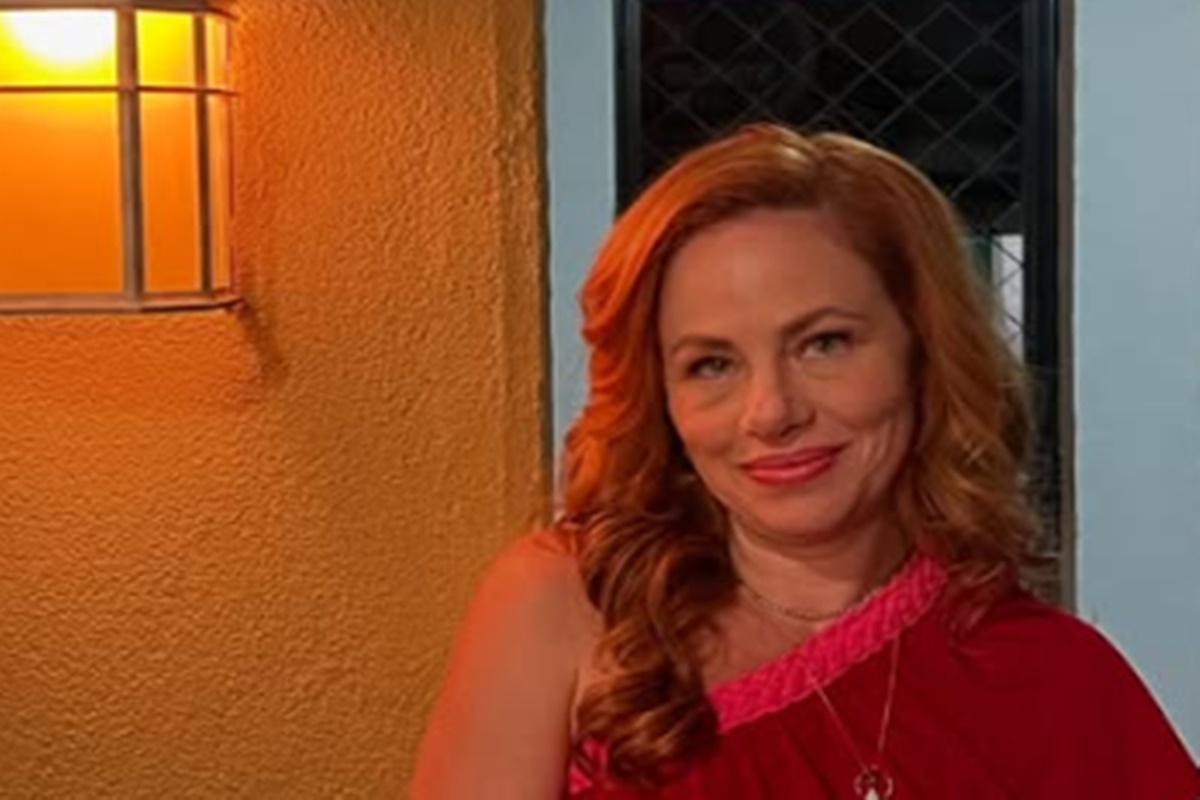 Karine Teles revela ser sofrido bullying na escola: “Muito violento”
