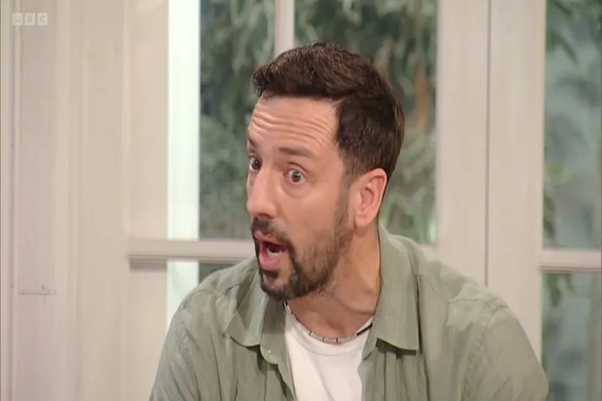 Ator revela fobia alimentar e quase vomita durante programa ao vivo
