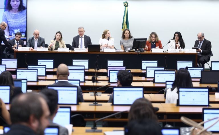 Especialistas defendem modelo flexível de regulação para IA