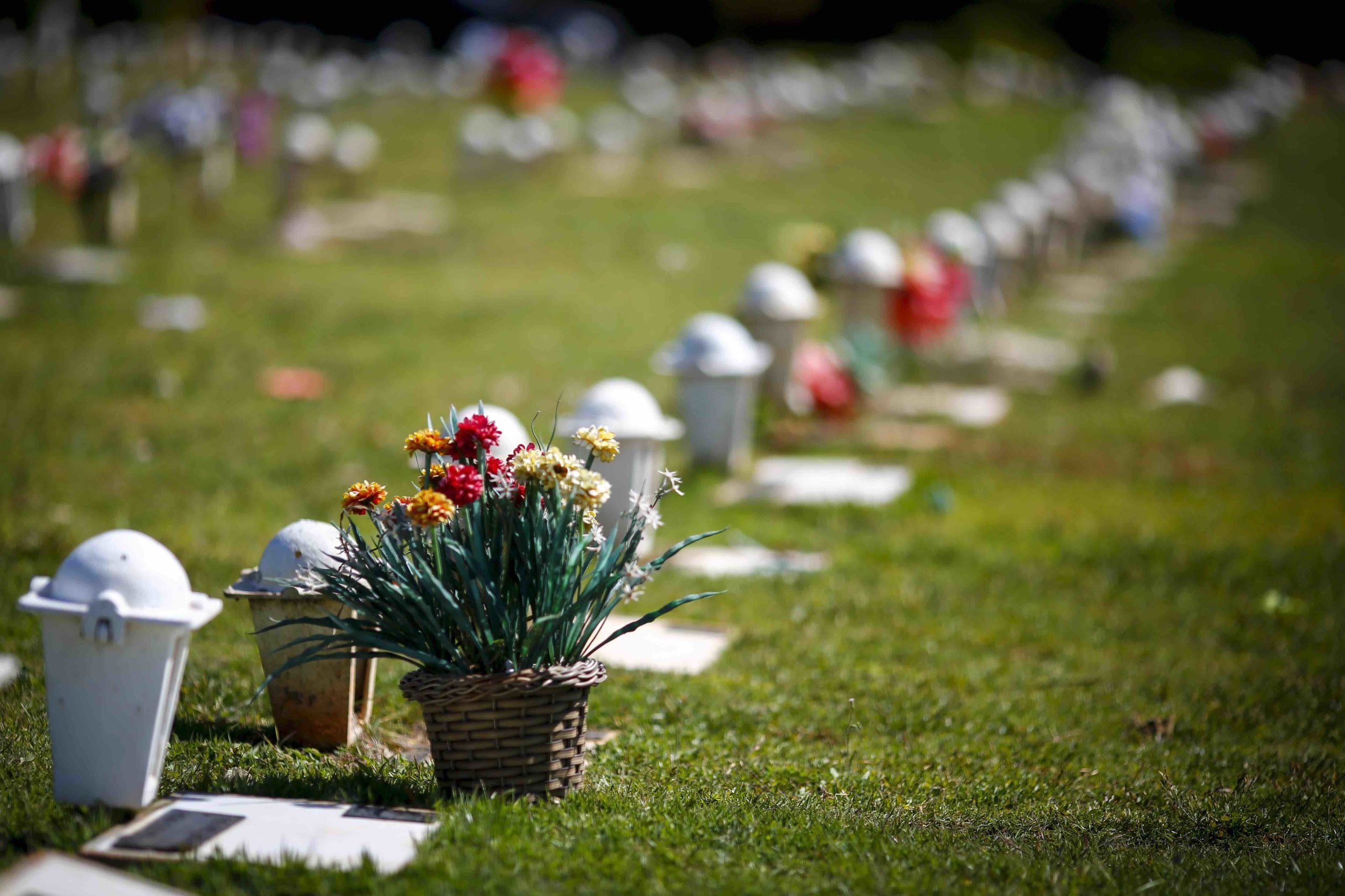 Brasileiros não resgatam de R$ 10.000 a R$ 50.000 de familiares mortos