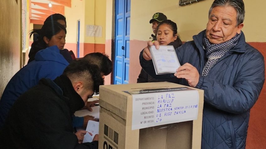 Polícia investiga explosão perto de colégio eleitoral na Bolívia