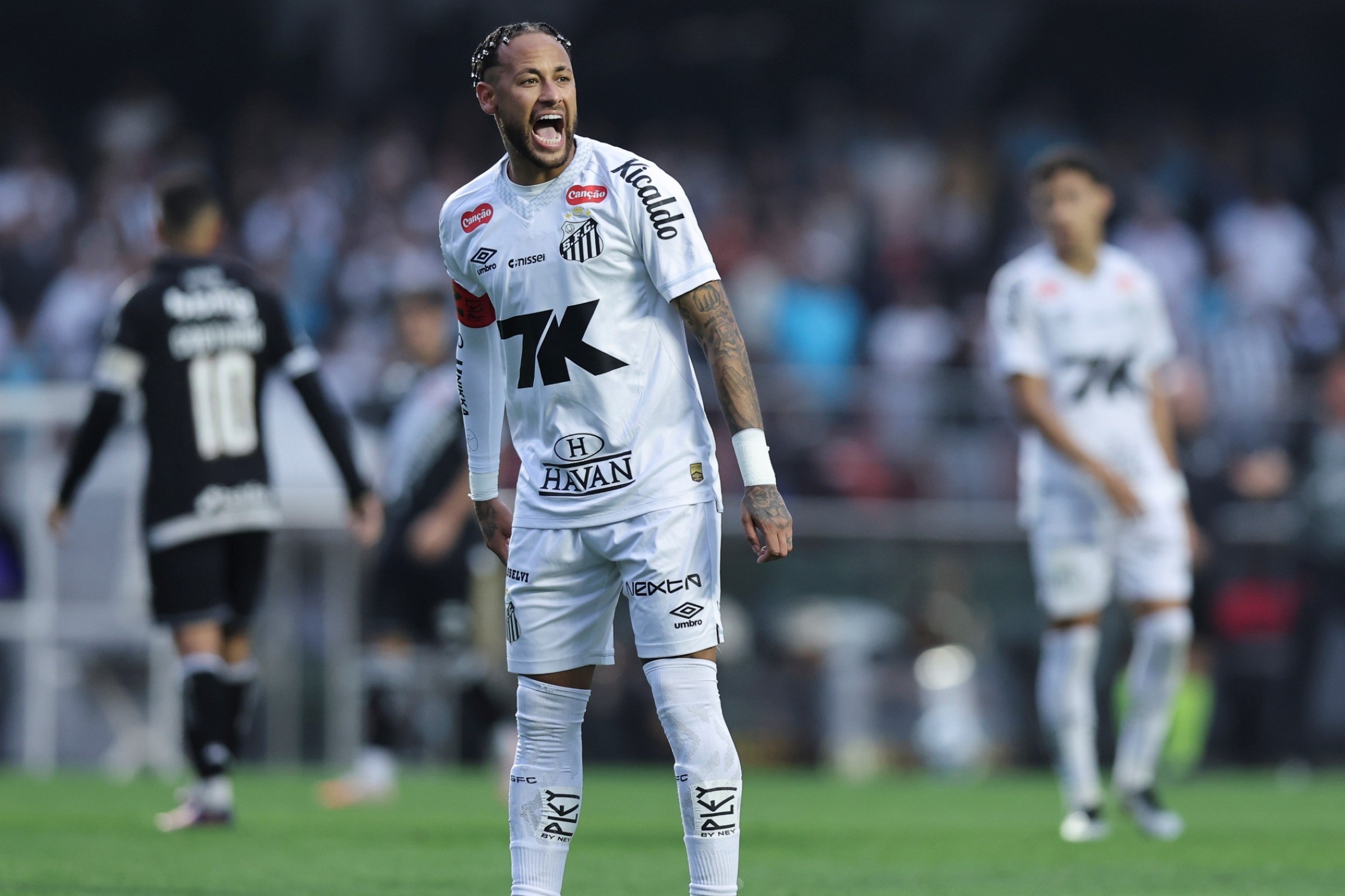 Com Neymar em campo, Vasco vence Santos por 6 x 0. Assista aos gols