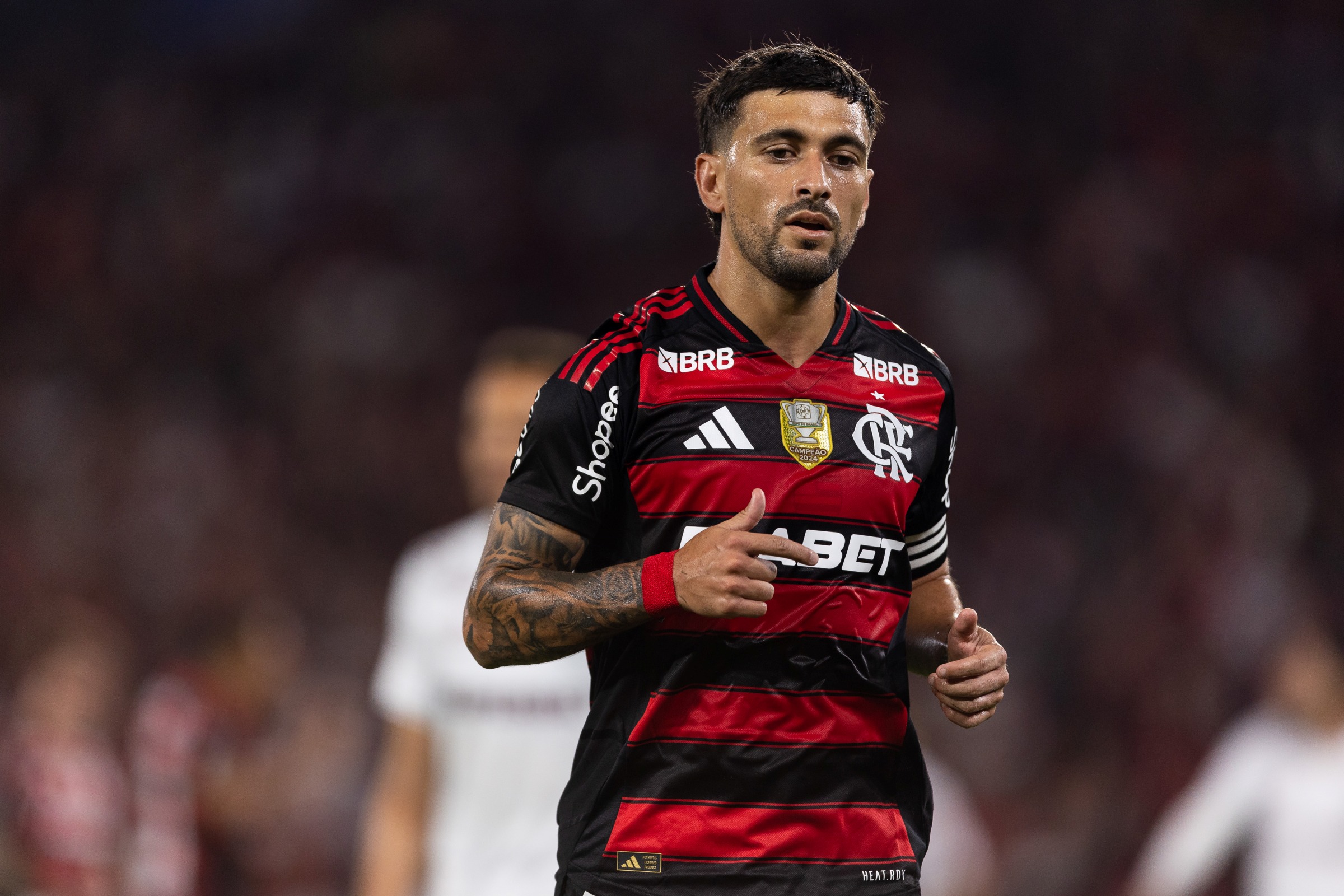 Arrascaeta bate marca pessoal com a camisa do Flamengo. Saiba qual