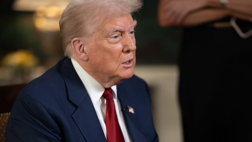Trump pede que Zelensky desista da Crimeia e não se junte à Otan