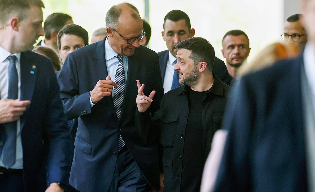 Sob pressão, Zelensky negocia com Trump condições para o fim da guerra