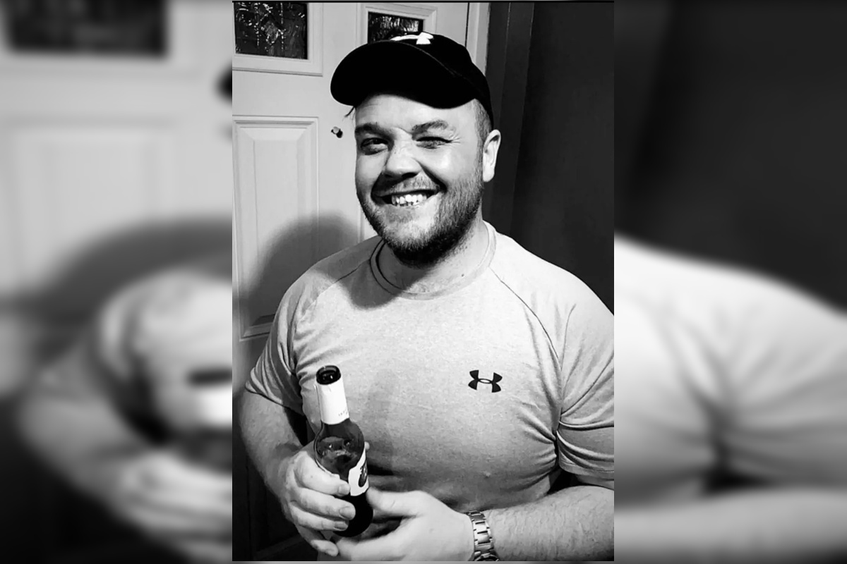 Homem morre após ser picado por aranha de estimação na Inglaterra