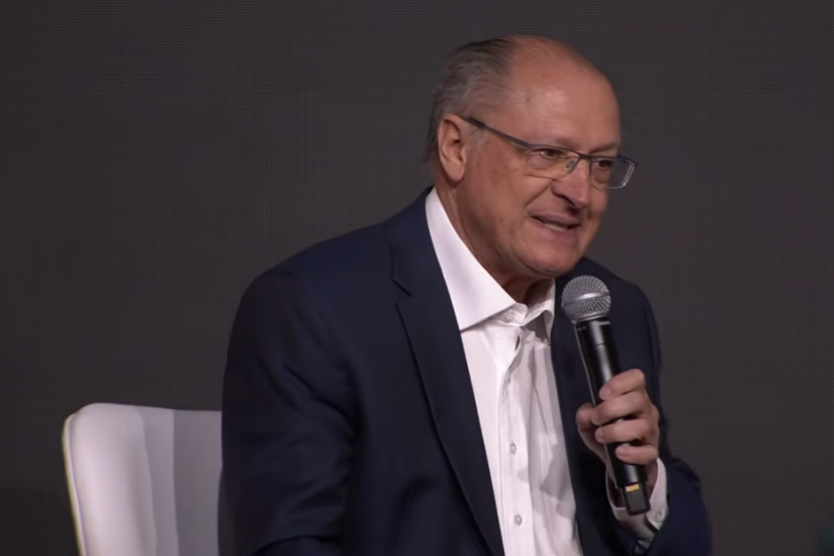 Alckmin fala em “acalmar ânimos” e vê avanço em negociações com EUA