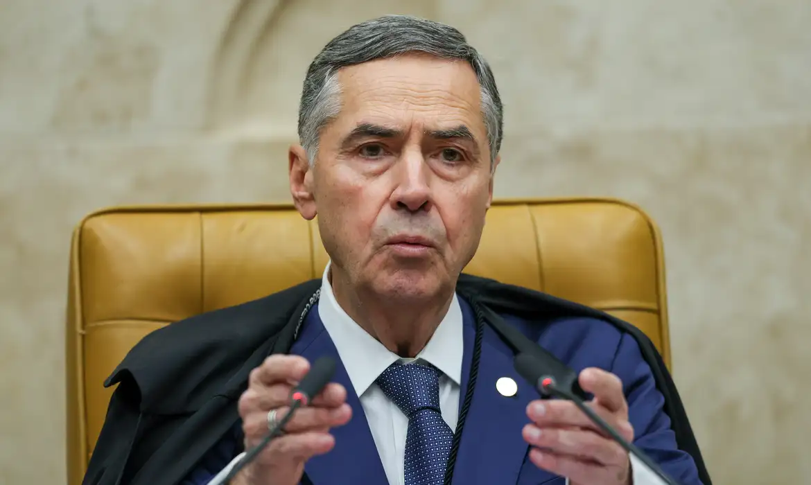 Barroso diz que regulação das redes se tornou imprescindível no país