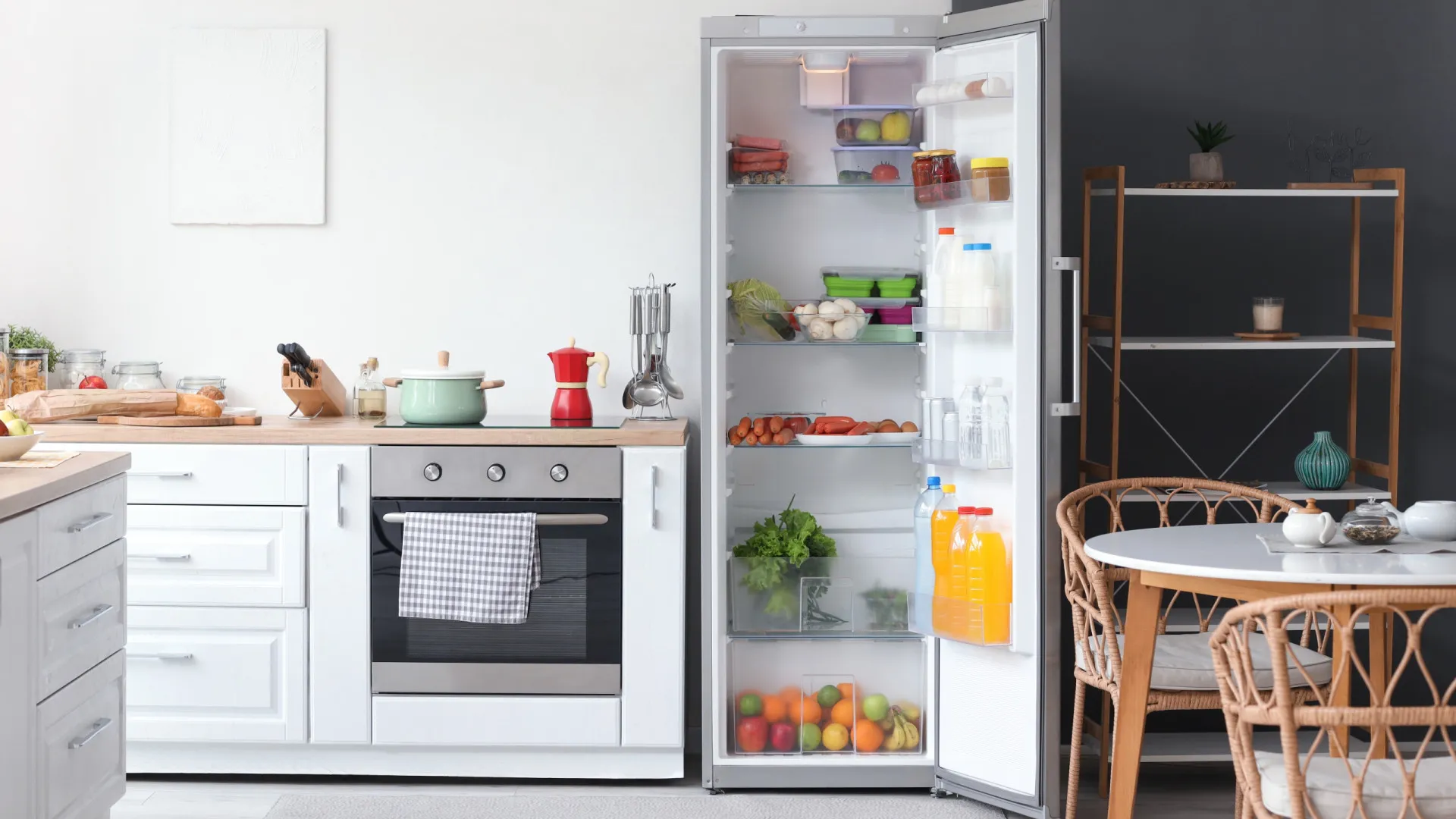 Os alimentos que nunca deve guardar na porta da geladeira