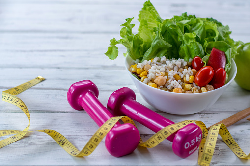 Experts dão 3 dicas de como mulheres podem ganhar mais massa muscular