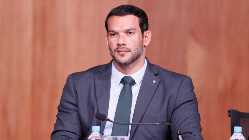 Fair play financeiro é "só gastar o que recebe", diz CBF