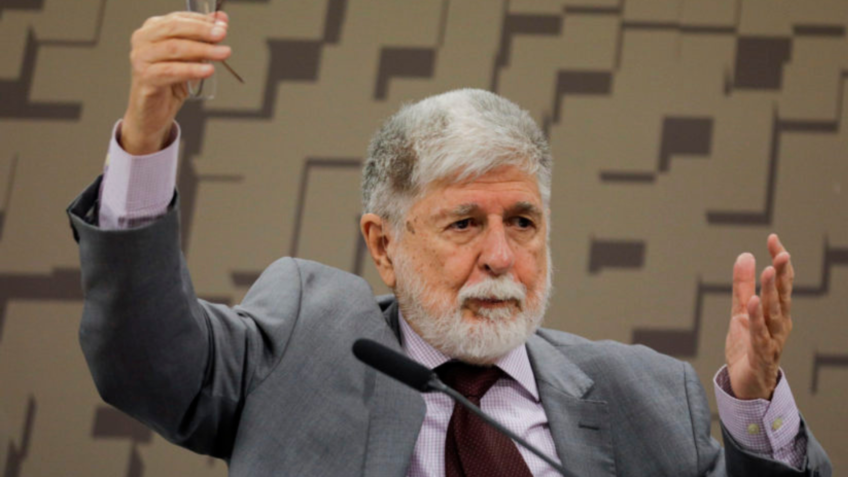 Ao vivo: Celso Amorim fala à Câmara sobre tarifaço dos EUA