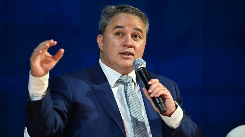 Punição para roubo de cabos precisa ser mais rigorosa, diz senador