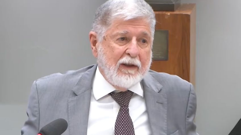 Amorim vê com "preocupação" navios de guerra dos EUA perto da Venezuela
