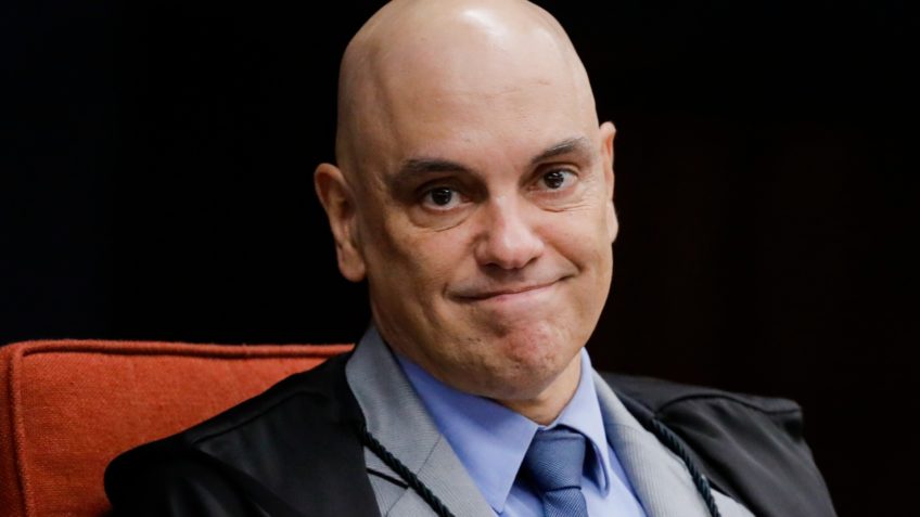 Banco que aplicar lei dos EUA no Brasil pode ser punido, diz Moraes