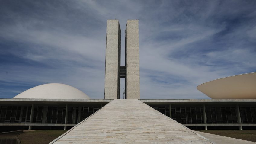 Saiba quais são os deputados e senadores da CPI do INSS