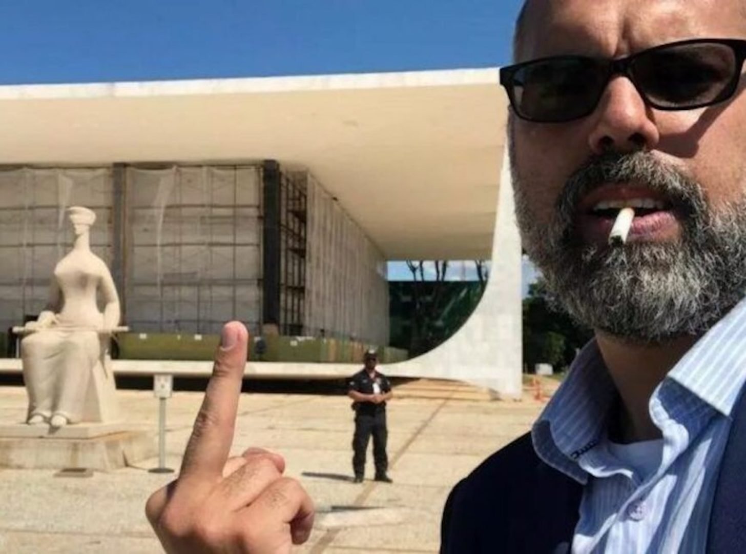 PF indicia Allan dos Santos por injúria, desobediência e incitação ao crime