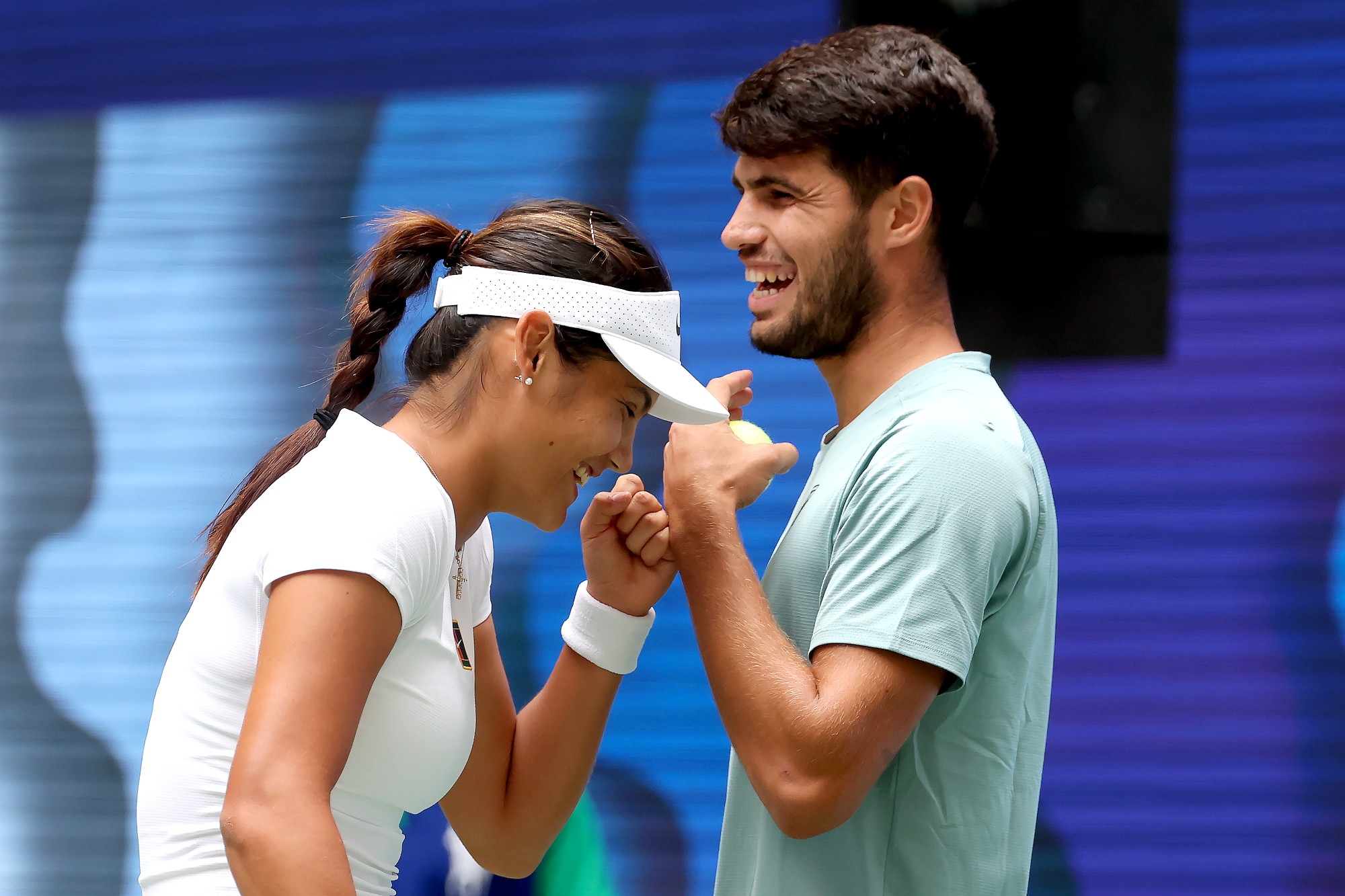 Alcaraz e Raducanu são flagrados em “clima romântico” durante US Open