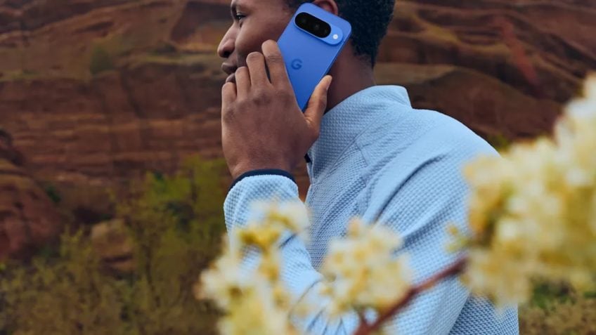 Google lança Pixel 10 com câmera tripla no modelo básico