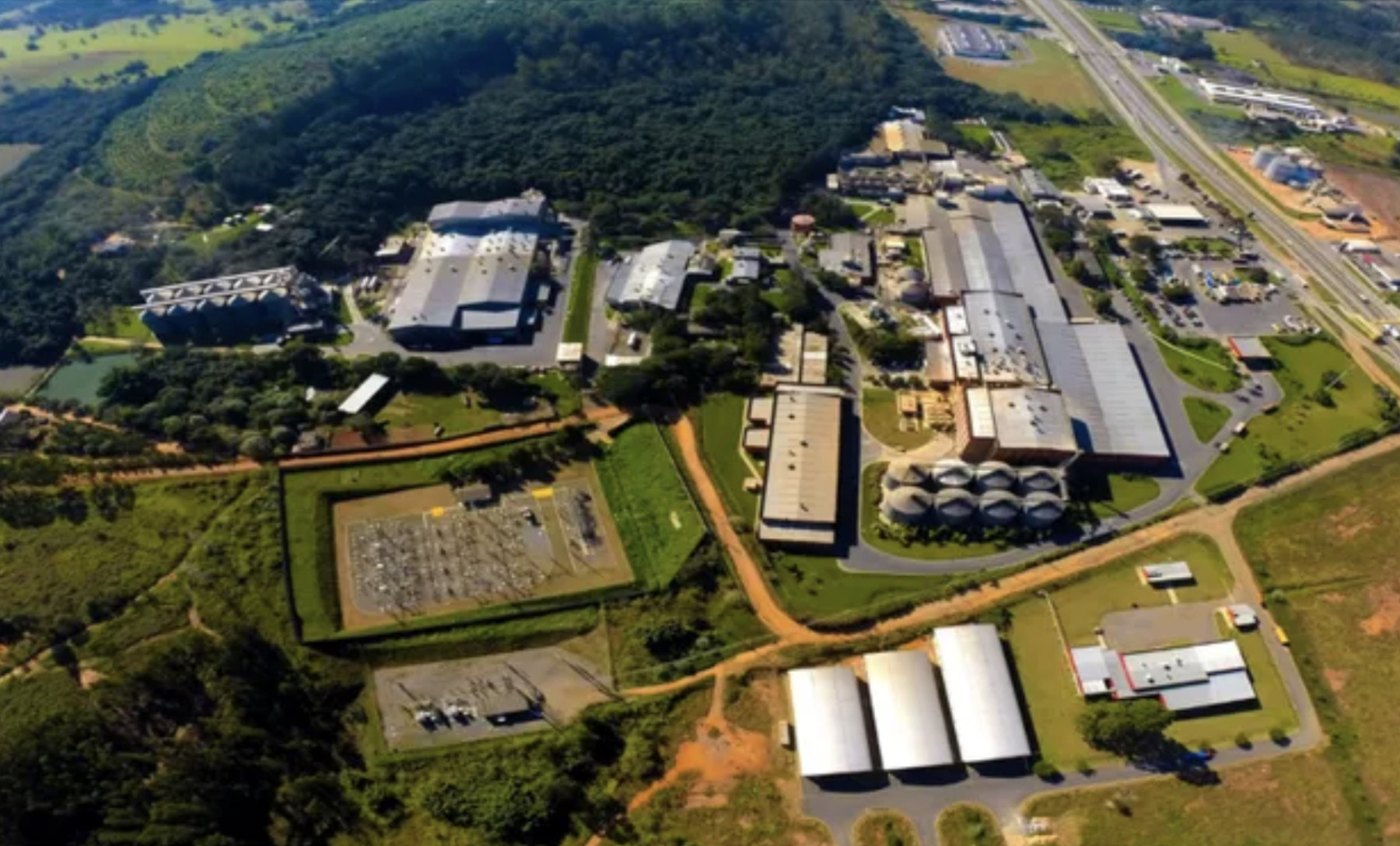Crise? Fábrica de ração avaliada em R$ 1,5 bilhão fecha as portas e demite cerca de 1000 pessoas