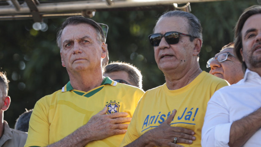 Bolsonaro pediu para advogado de Trump orientar nota sobre tarifaço