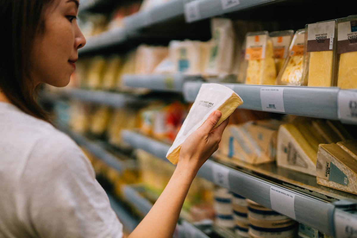 Pode comer queijo na dieta? Entenda os benefícios e os cuidados