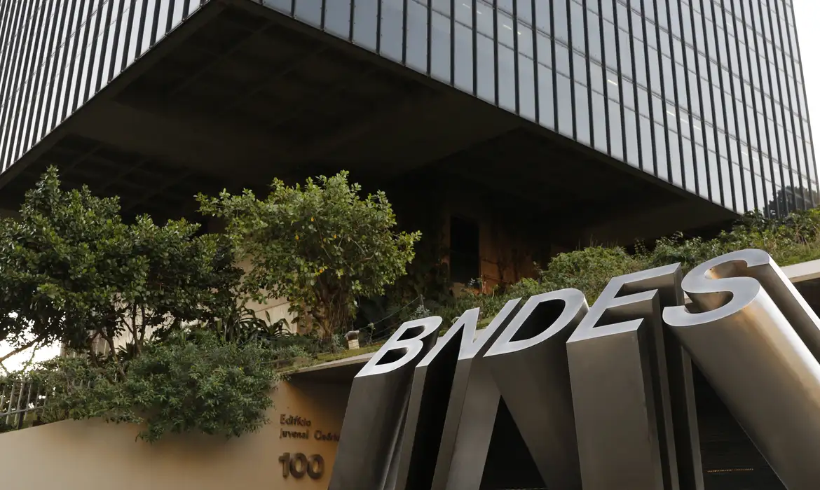 Plano Brasil Soberano terá ao todo 4 linhas de crédito, detalha diretor do BNDES