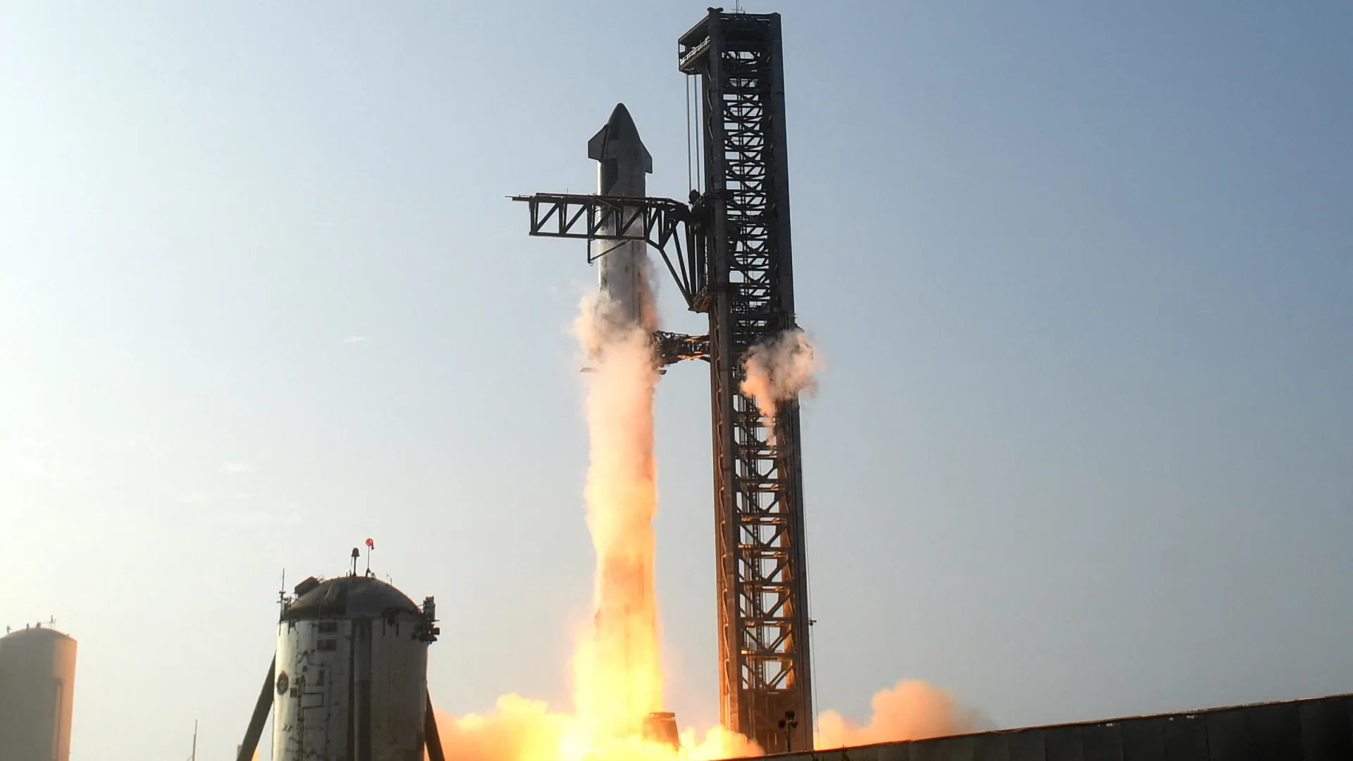 SpaceX pretende lançar neste domingo o Starship, foguete projetado para ir à Lua e a Marte