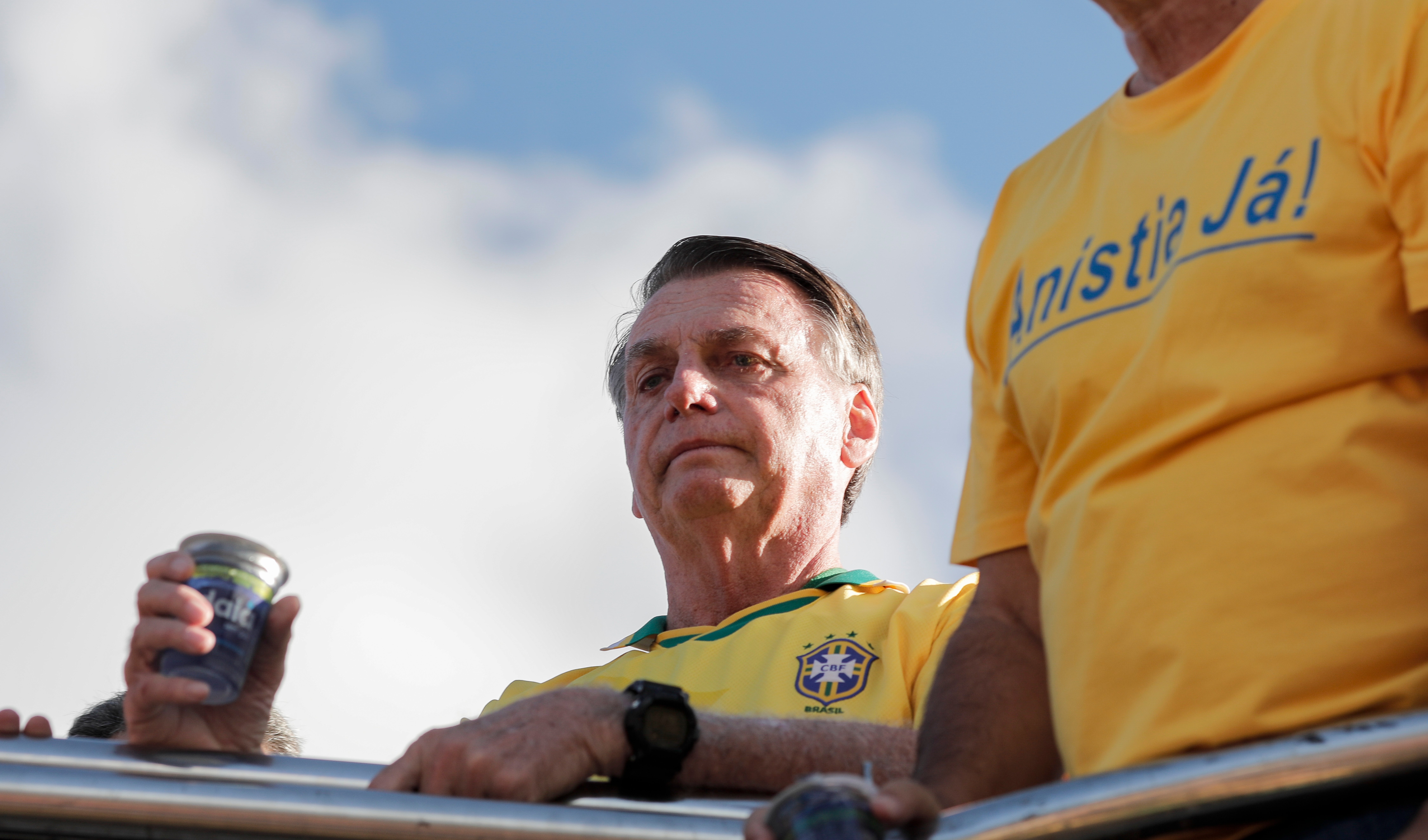 PF sugere a Moraes ter agentes dentro da casa com Bolsonaro
