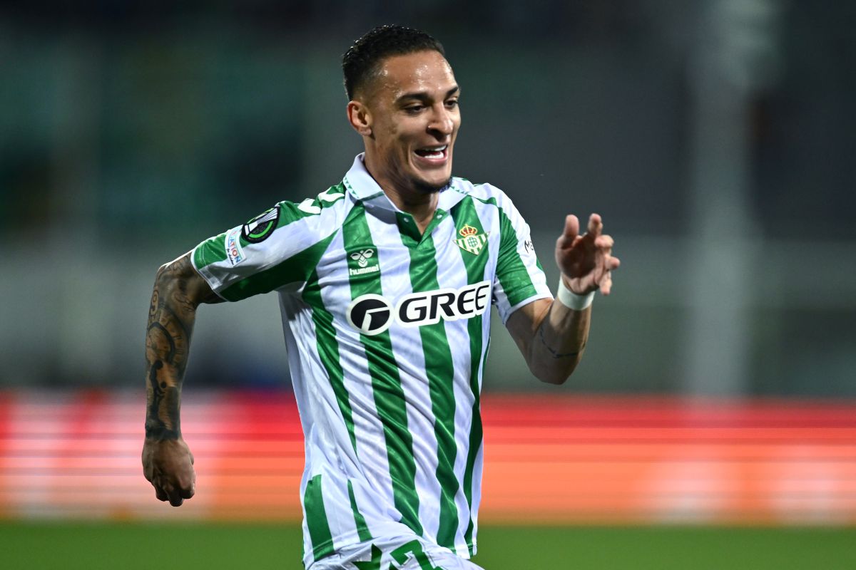 Antony está próximo de deixar United e retornar ao Betis, diz jornal