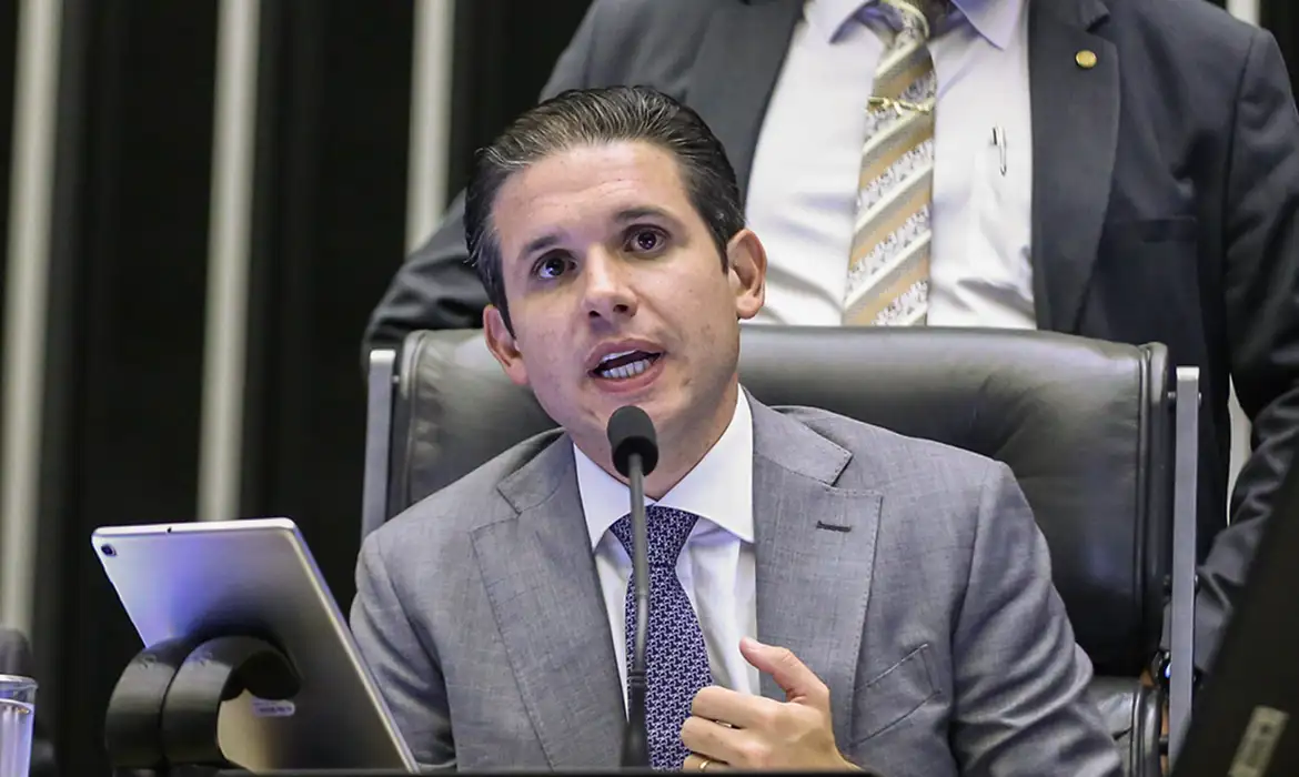 Câmara dará total atenção à medida provisória sobre tarifaço, afirma Hugo Motta