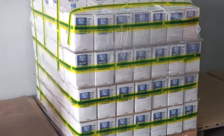 Mapa apreende mais de 1,6 mil litros de bebidas irregulares em destilaria no Paraná