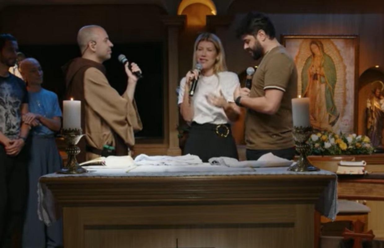Cantor Cristiano dá testemunho emocionante em live de Frei Gilson