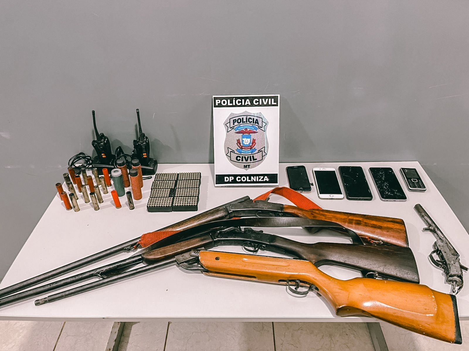Polícia Civil prende dois homens e apreende armas e munições em Cotriguaçu