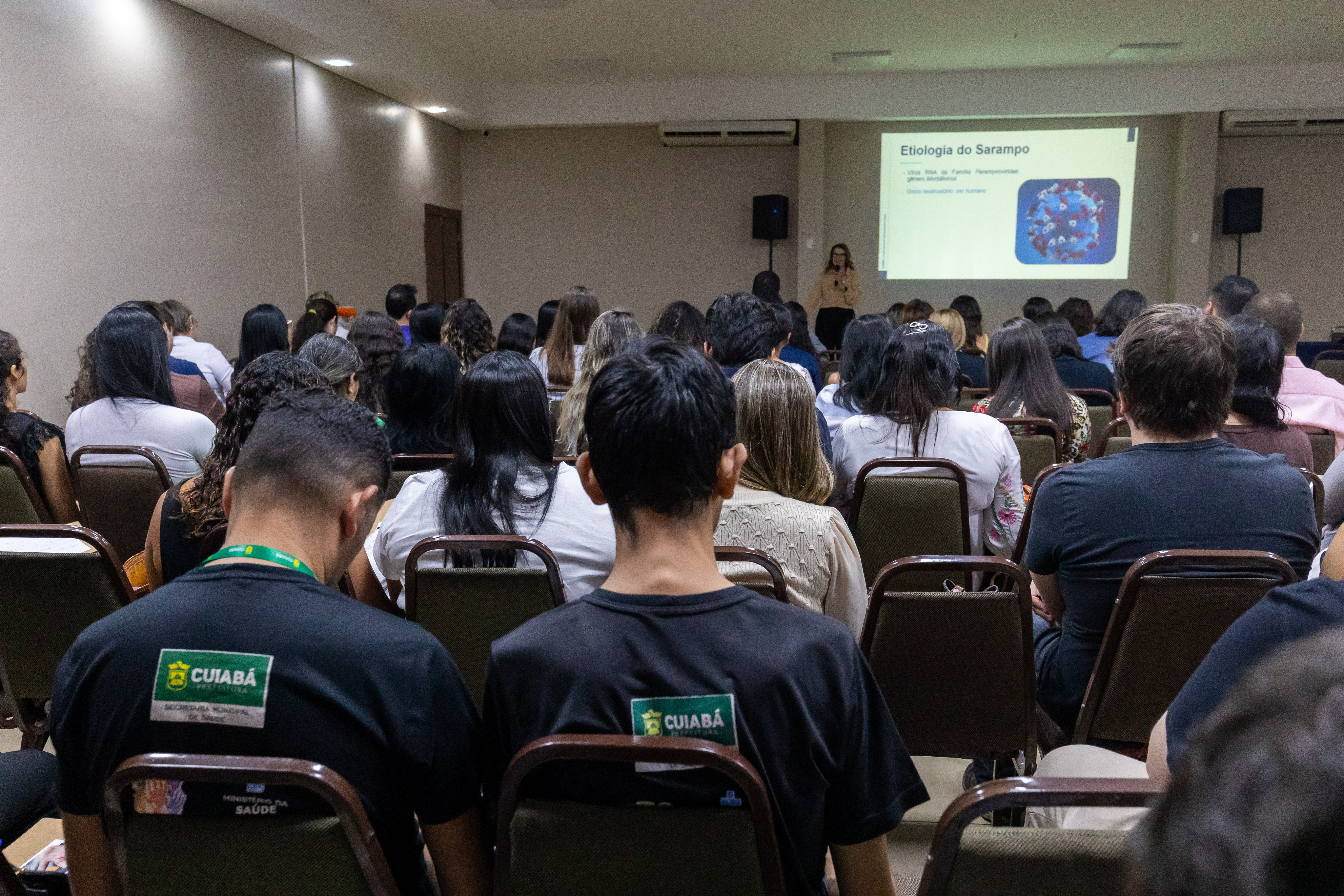 Médicos e enfermeiros de Cuiabá recebem treinamento para reforçar combate ao sarampo