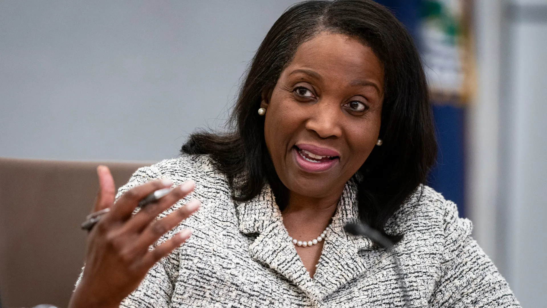 Lisa Cook processa Trump por tentativa de demiti-la do BC dos EUA