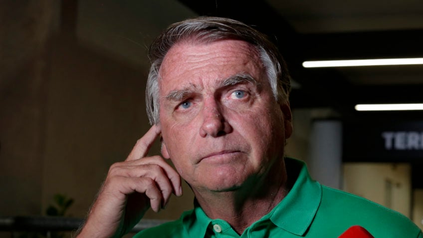 Moraes autoriza Bolsonaro a receber visita de cartório