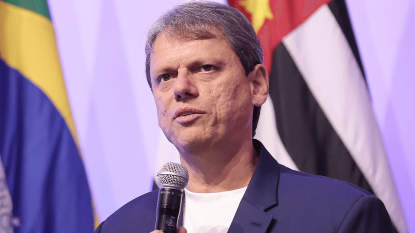 Tarcísio exalta atuação "em conjunto" contra megaesquema do PCC