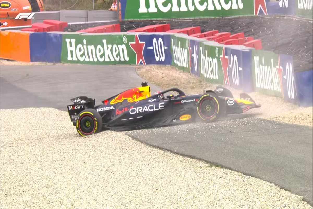 Verstappen erra treino de largada e fica na brita após TL1 na Holanda