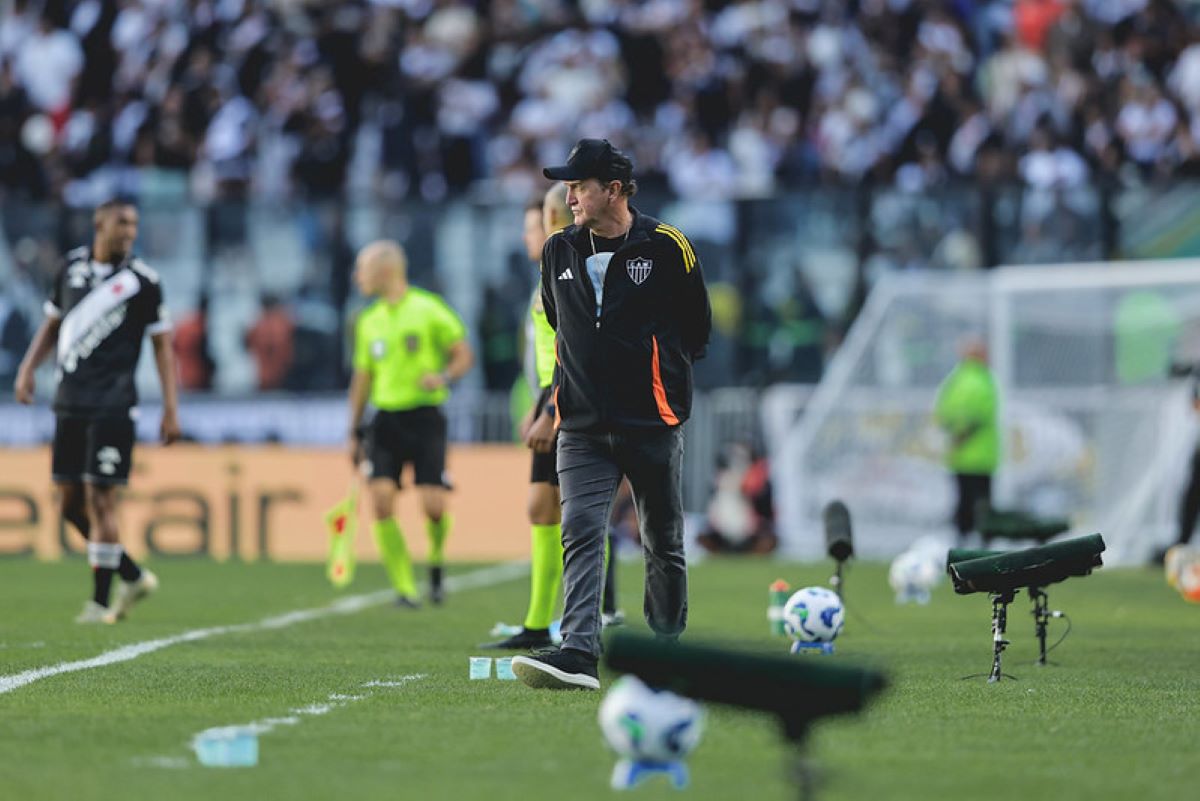 Cuca é demitido do Atlético-MG após derrota para o Cruzeiro