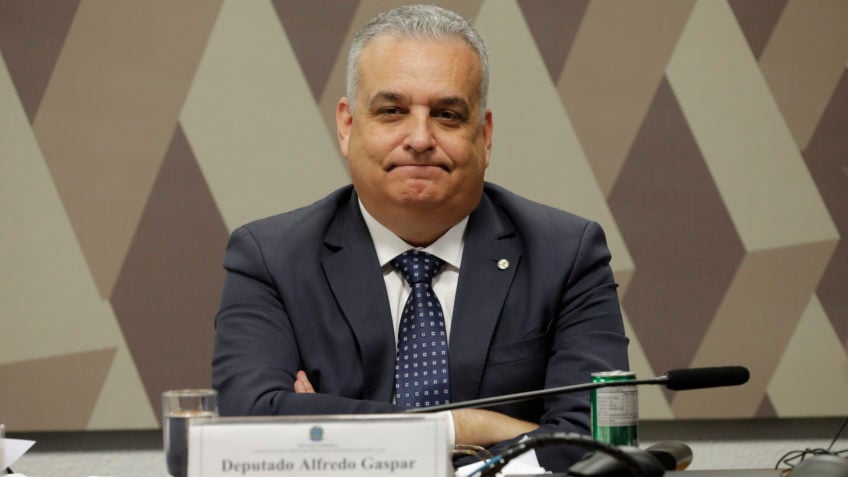 Relator nega ameaça de prisão a delegado na CPI do INSS