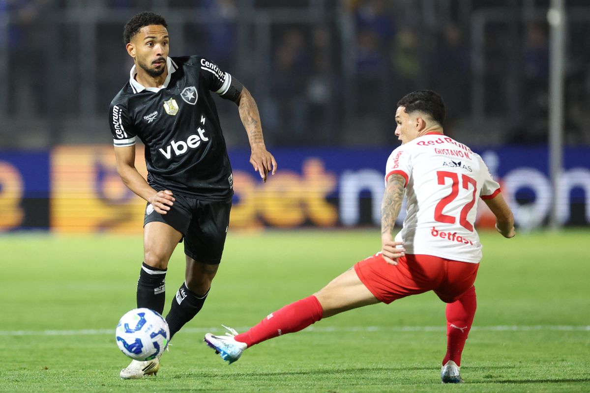 Vitinho é anunciado para vaga de Vanderson na Seleção Brasileira