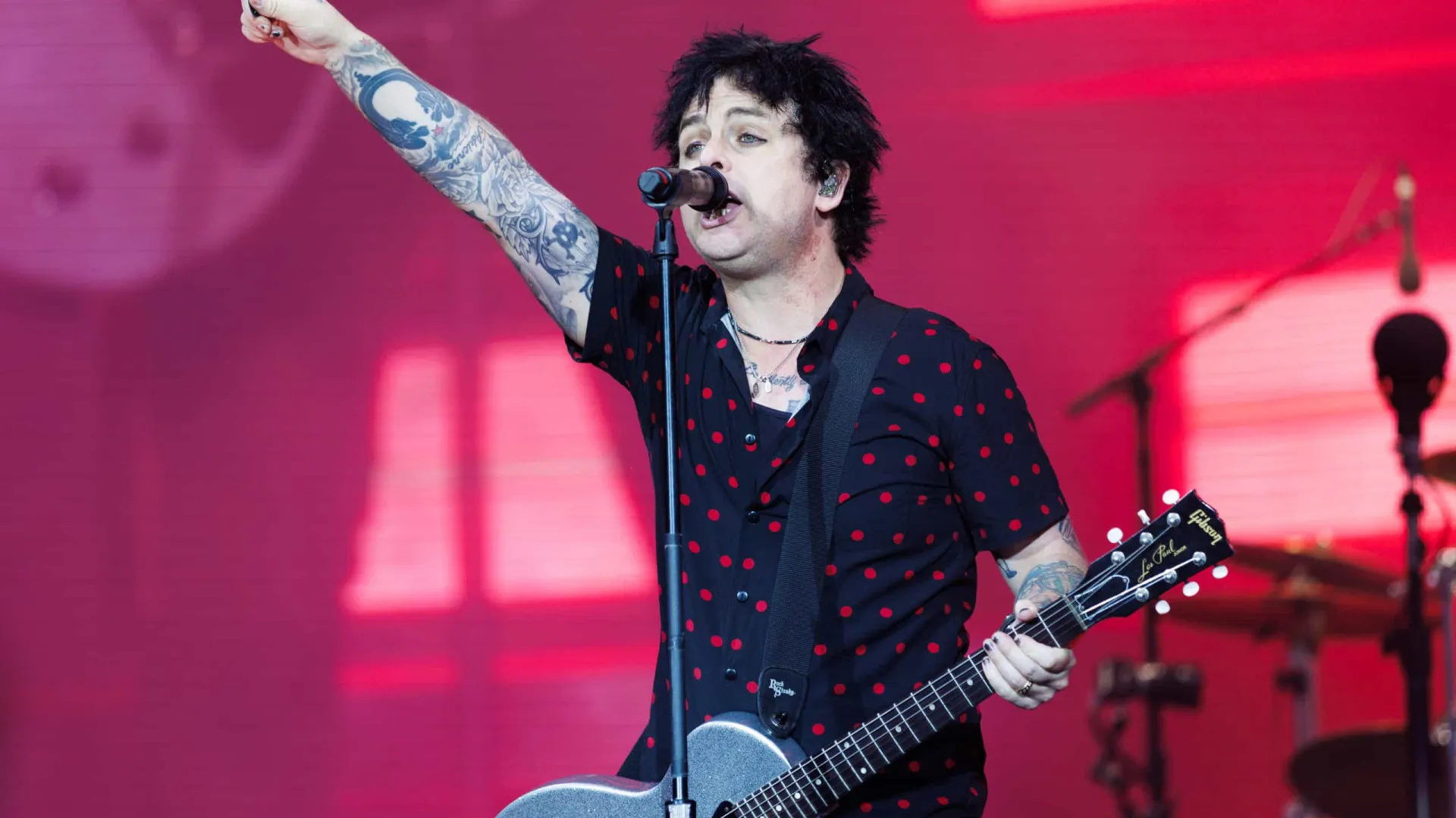 Vocalista do Green Day chama Trump de 'idiota completo' e critica postura política do presidente